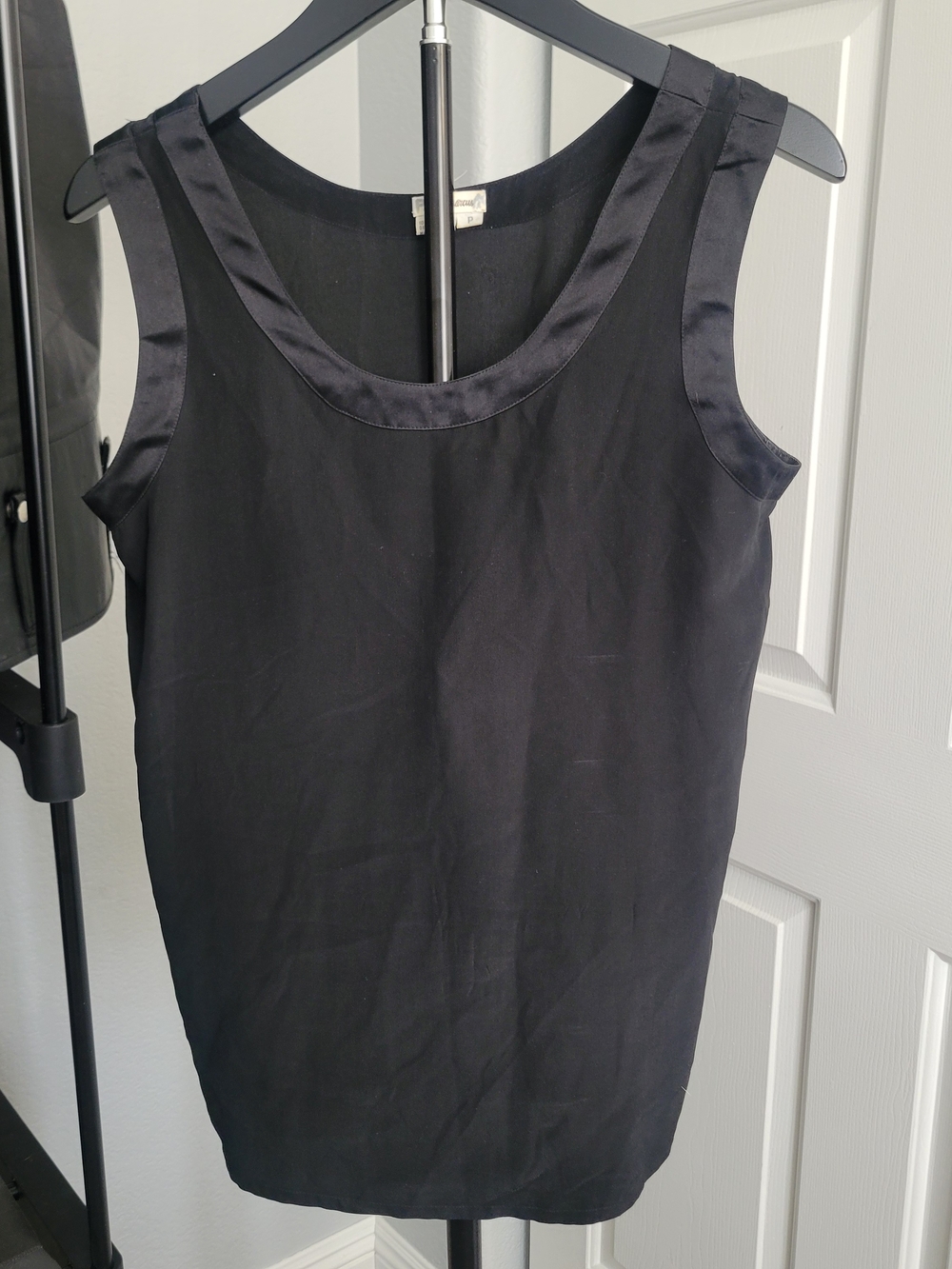 Neiman Marcus Black 100% Silk